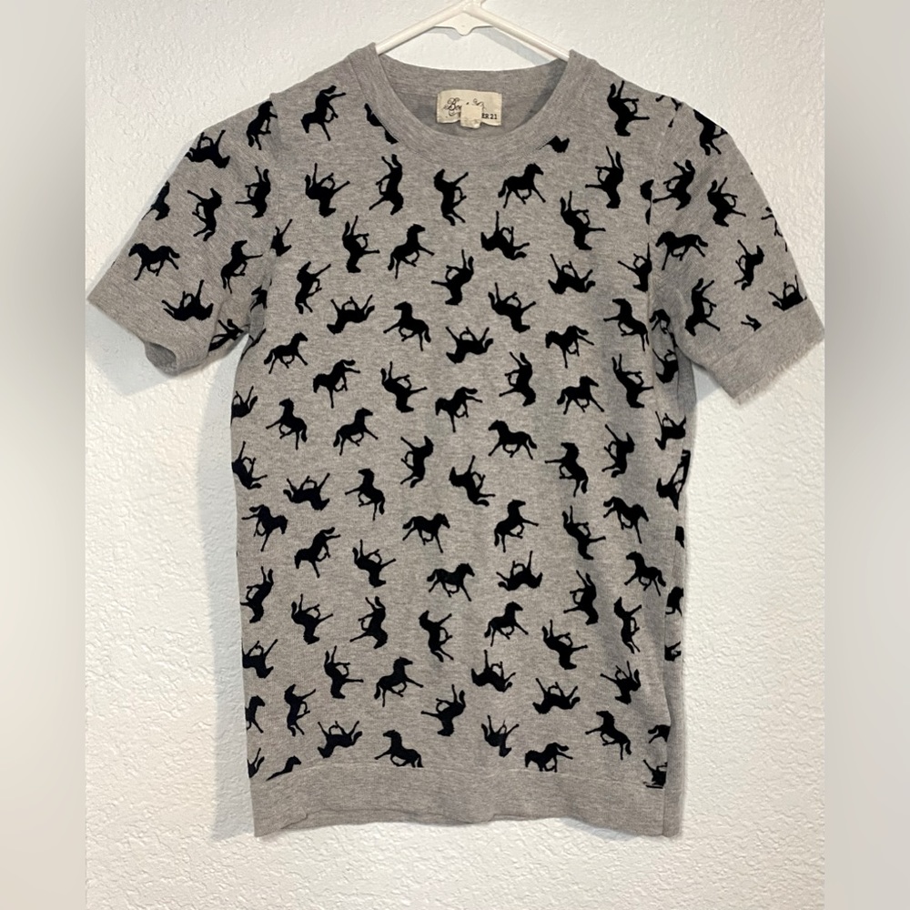 Forever21 Boutique Horse Pattern Short Sleeve Sweater